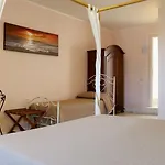 فندق مبيت وإفطار Dimora Muzio And Restaurant غالّيبولي