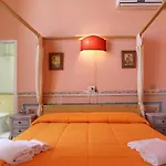 فندق مبيت وإفطار Dimora Muzio And Restaurant غالّيبولي