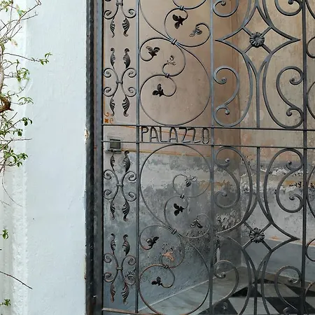 Dimora Muzio And Restaurant فندق مبيت وإفطار غالّيبولي