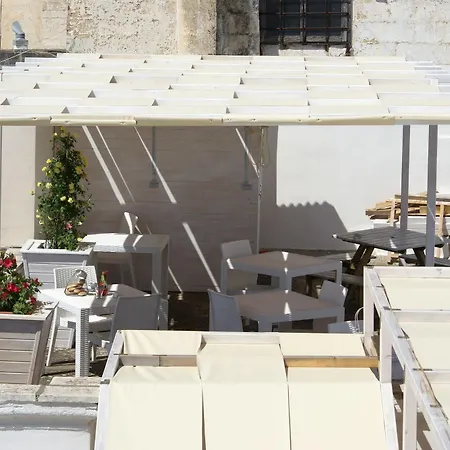 Dimora Muzio And Restaurant فندق مبيت وإفطار غالّيبولي