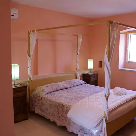 Bed & Breakfast B&B Dimora Muzio And Restaurant 3*
