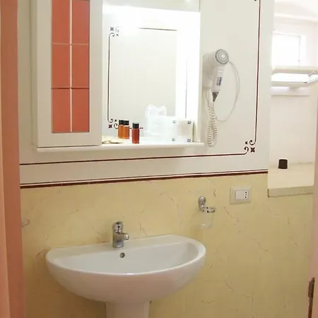 فندق مبيت وإفطار Dimora Muzio And Restaurant 3*