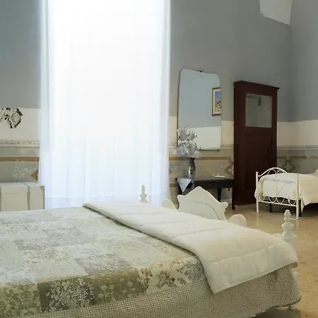 فندق مبيت وإفطار Dimora Muzio And Restaurant غالّيبولي