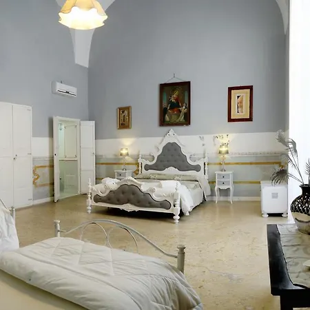 Dimora Muzio And Restaurant غالّيبولي