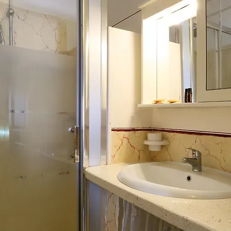 فندق مبيت وإفطار Dimora Muzio And Restaurant غالّيبولي