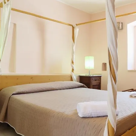 Dimora Muzio And Restaurant فندق مبيت وإفطار غالّيبولي